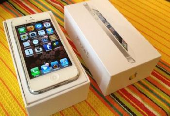 Brand New Unlocked Apple iPhone 5 64GB and Blackberry Z10 $500 For Sale