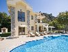İzmir ceşme de tesetürlü aiilelere uygun ultra lüks kiralık havuzlu villa
