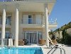 İzmir Çeşme de  ailelere özel havuzlu kiralık lüks villa